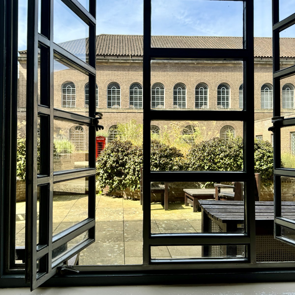 theUL's tweet image. If you need a sunshine-filled study space, we have spacious sunny courtyards within the University Library and plenty green outdoor space surrounding us. Breathe in the fresh air, feel the sunshine, study in style ...
#feelthesunshine #studyspace #courtyards #libraries