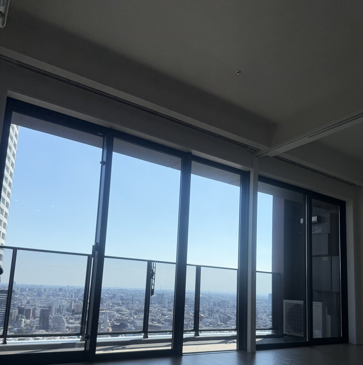 NSB_cleaning's tweet photo. 暇になるのがお盆前後からお盆前になり
今年は夏前から暇になってきました😇

本当に今年はこのまま仕事続けられるのかどうか
考えなくてはならない... https://t.co/2eY2yrV57B