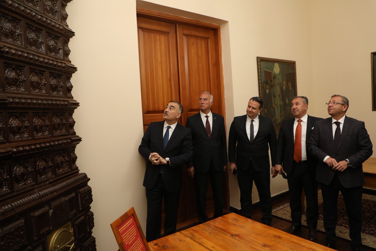 📍#Kars Valiliği 

Valimiz Ziya Polat, serhat illerimizin ekonomik potansiyelini uluslararası düzeyde tanıtmak, Azerbaycan ile bölgesel ekonomik ilişkileri güçlendirmek ve ticari iş birliklerini artırmak amacıyla düzenlenen "Serhat İlleri Bölgesel Ekonomik Forumu" vesilesiyle