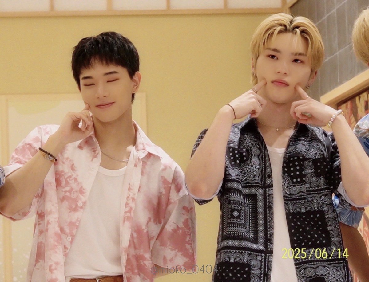 mioko_0404's tweet photo. CMDM 
Live In Japan 2025 
-street 5%-

2025/06/14
J-STAGE

PHOTOTIME📸
目瞑りってかわいいよね☺️💚💛

#커맨더맨 #CMDM #シーエムディーエム
#채희주 #ChaeHeeJu #チェヒジュ
#노율 #LeeNoYul #イノユル https://t.co/3nH5uWr6Ps