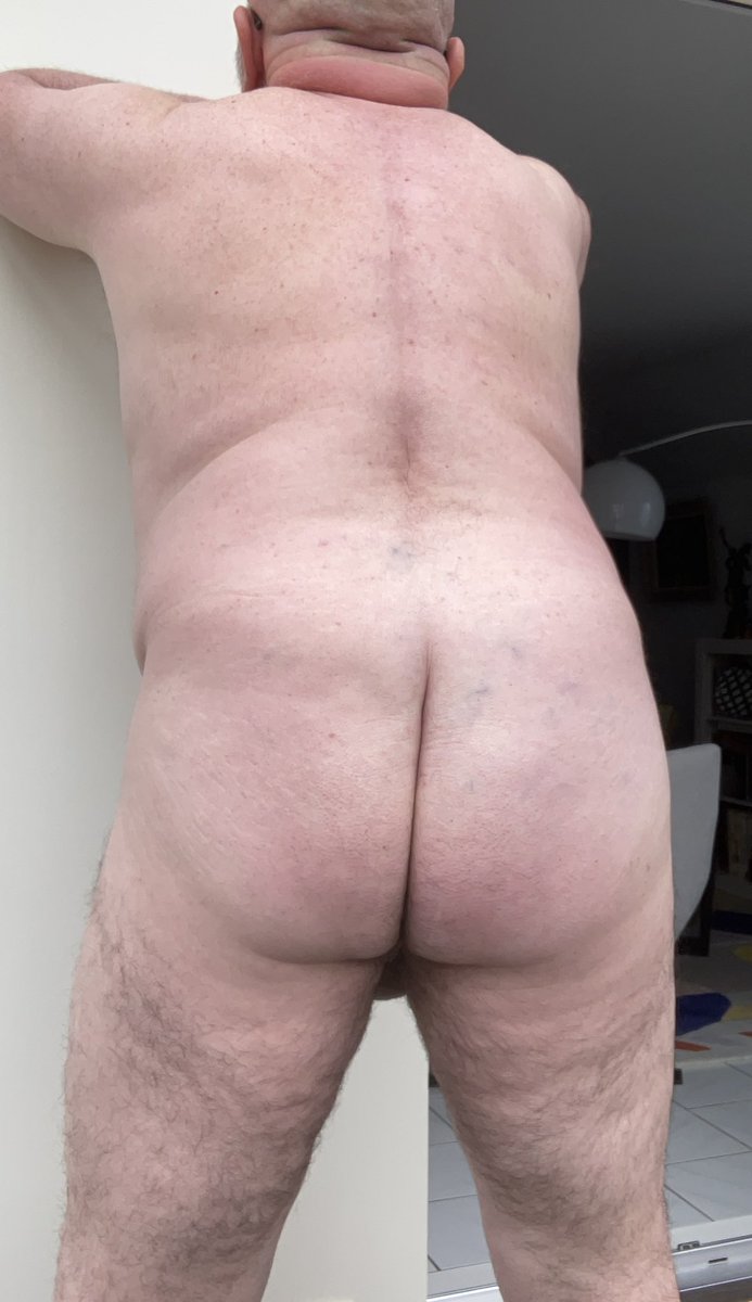 Gros silver daddy bien chaud à attraper 😈
Big hot silver daddy to catch 😈

RT