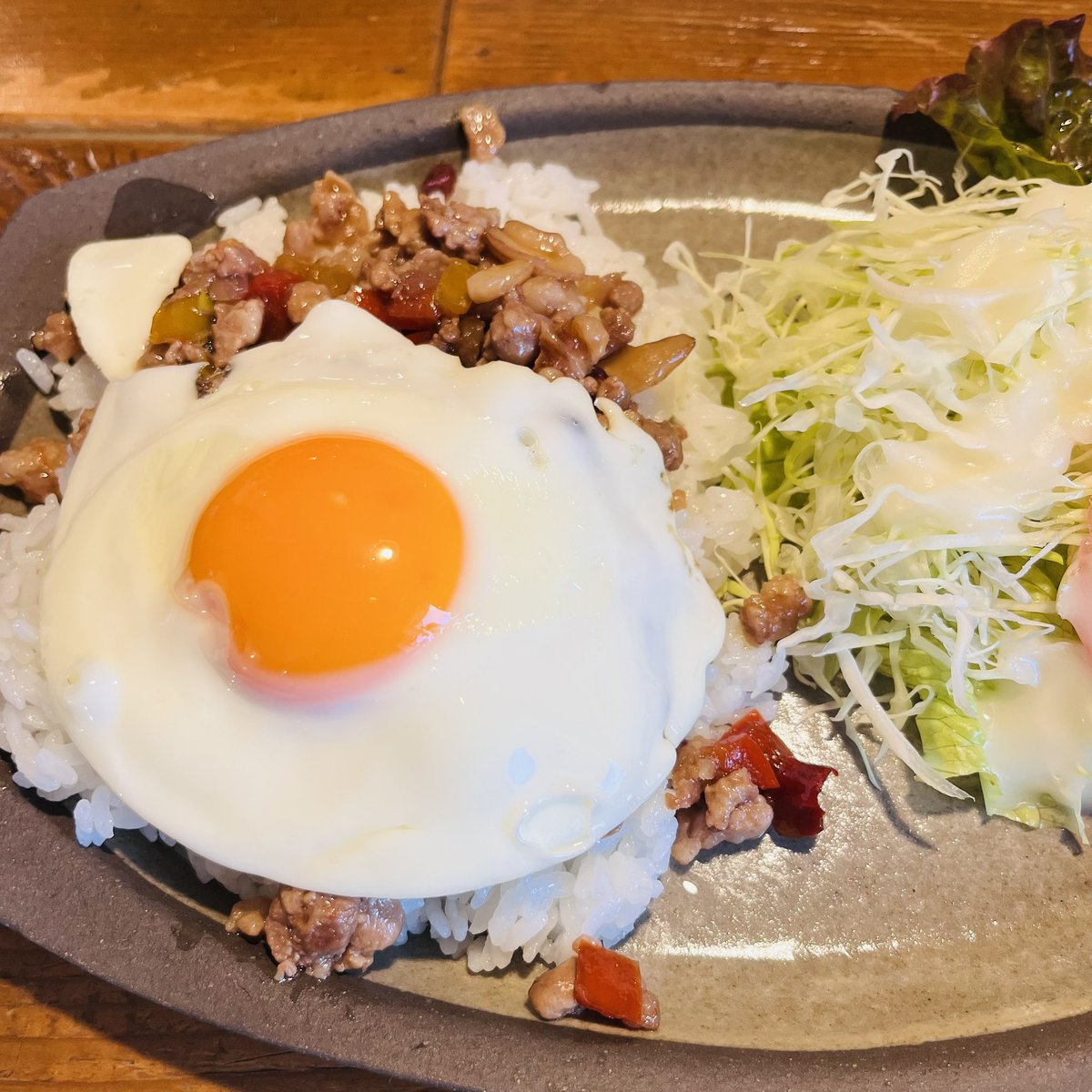 fukuda_tkc's tweet image. 僕のct125黄ーちゃんが9,600km超で初めてタイヤ交換/後輪だけ交換なので純正タイヤのIRC  GP-5/80/90-17/暑かったー/ガパオ食べたり、アイスコーヒー飲みながら、、、(^_^;)Birdland Cafe
#黄カブ　#ct125 #ハンターカブ #バードランドカフェ　#井上タイヤ　#川崎市 #R246