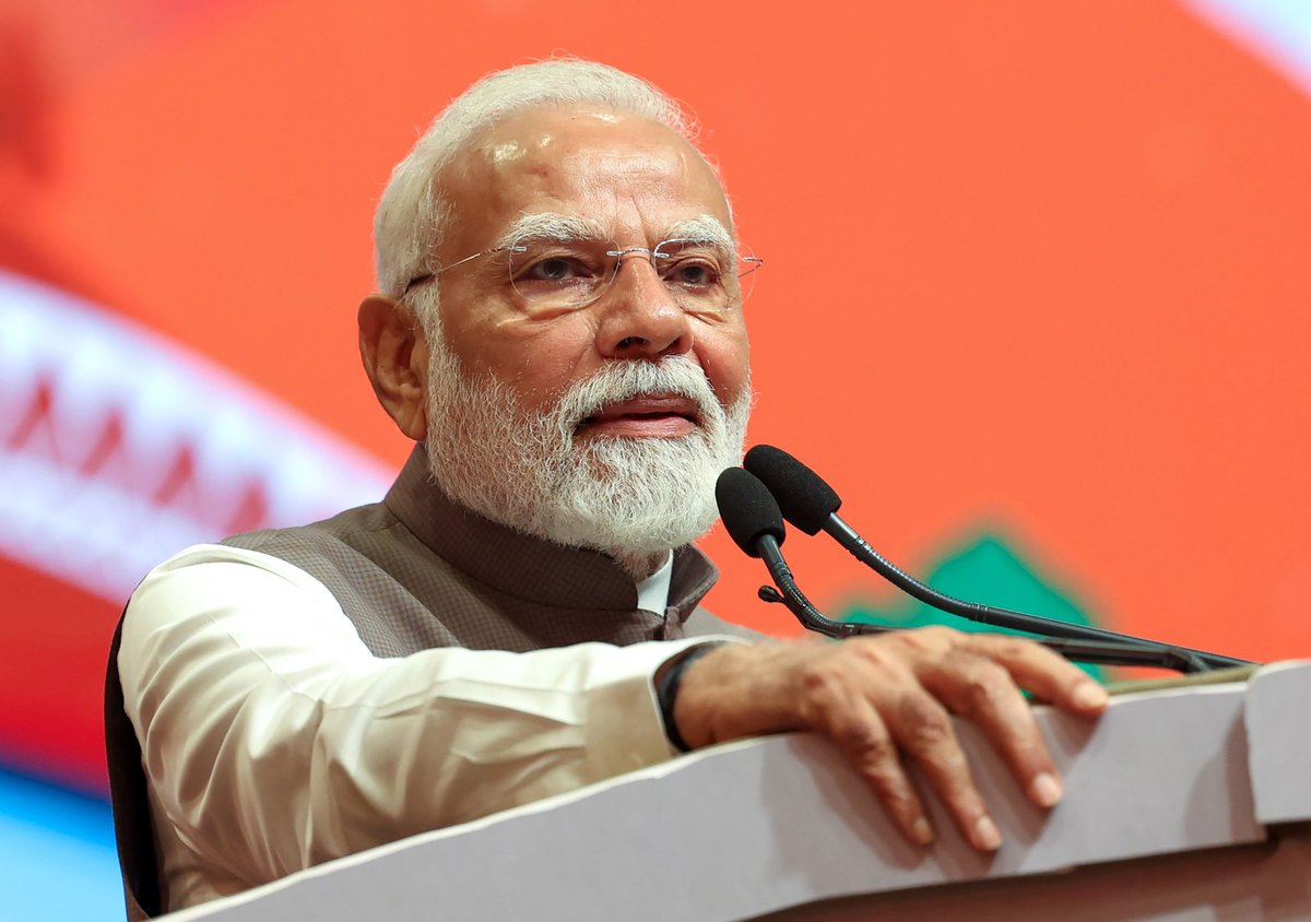 gemsofbabus_'s tweet photo. 🚨Indian Railways to Export 150 Locomotives “Manufactured in Bihar” to Guinea as part of ₹3000 Crore deal. 🇮🇳🤝🇬🇳
PM Modi to flag off First Locomotive for export from Bihar factory to Guinea on June 20. https://t.co/J9tFdFDP9h