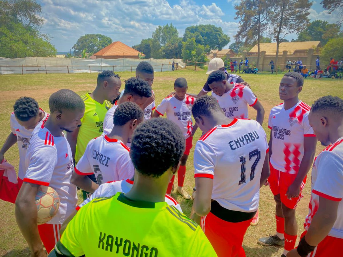 GarugaStars's tweet image. Our XI Vs Jjeeza United FC

Jackson Kigozi (GK)
David Kakeeto
Alidi Musanyana
Meddie Mukasa
Lukman Kalule(Capt)
Bonny Lutta
Sirajje Kisekka
Brian Tumusiime
Gift Tusasire
Isaac Sserinnya
Joseph Enyabu

Subs;Kayongo, Ssekyanzi,Male,Baron

#MissionRegionalLeague
#WeAreGarugaStarsFC