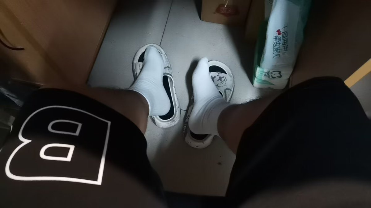 日常更新，零零后男主 #sm #男主 #男尊女卑 #情侣主 #夫妻主 #脚 #白袜男高