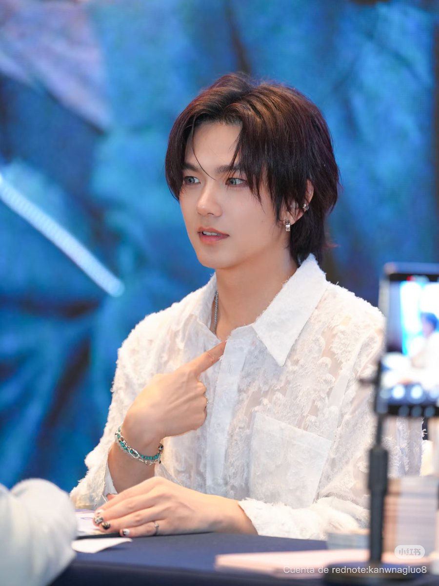 เราชื่อ

B U I L D      นะ