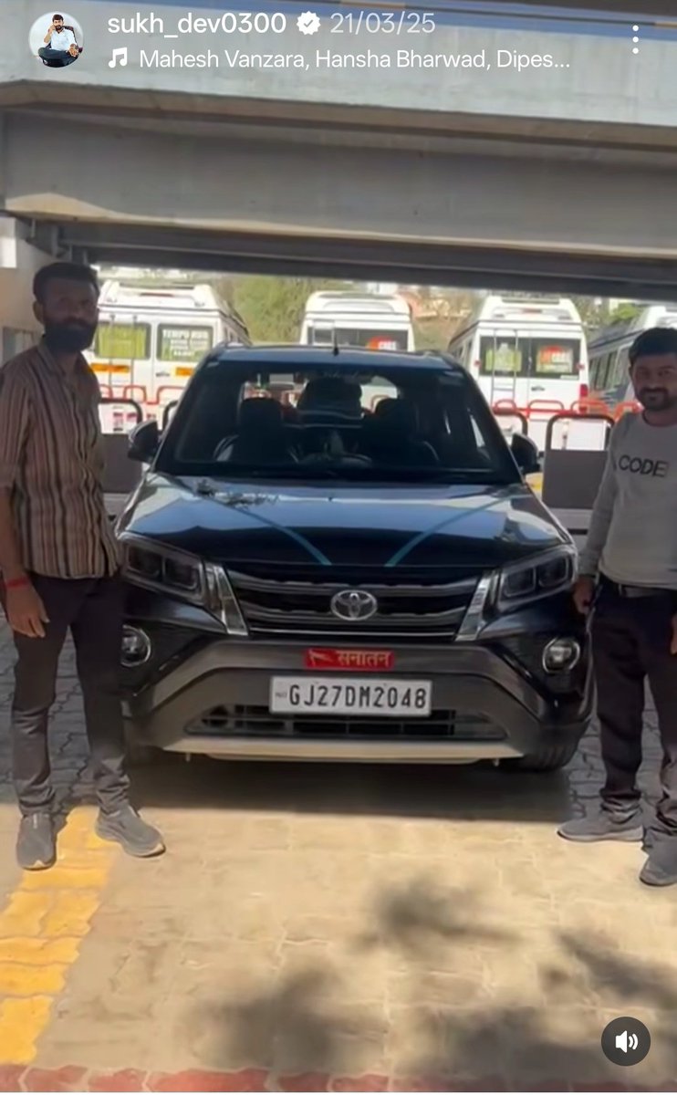 Aasit Kumar (@aasitkumarr) on Twitter photo <a href="/KraantiKumar/">Kranti Kumar</a> अहमदाबाद के SUKHDEV SINH CHAVDA की दूध फैक्टरी में उसका कर्मचारी दूध के कैन में थूक मिला रहा है.
आप सोच रहे होंगे कि पक्का कोई मुस्लिम होगा पर नहीं नीचे इसकी गाड़ी को देखिए ये पक्का सनातनी हिन्दू है
क्या कहेंगे <a href="/KraantiKumar/">Kranti Kumar</a> अहमदाबाद के SUKHDEV SINH CHAVDA की दूध फैक्टरी में उसका कर्मचारी दूध के कैन में थूक मिला रहा है.
आप सोच रहे होंगे कि पक्का कोई मुस्लिम होगा पर नहीं नीचे इसकी गाड़ी को देखिए ये पक्का सनातनी हिन्दू है
क्या कहेंगे