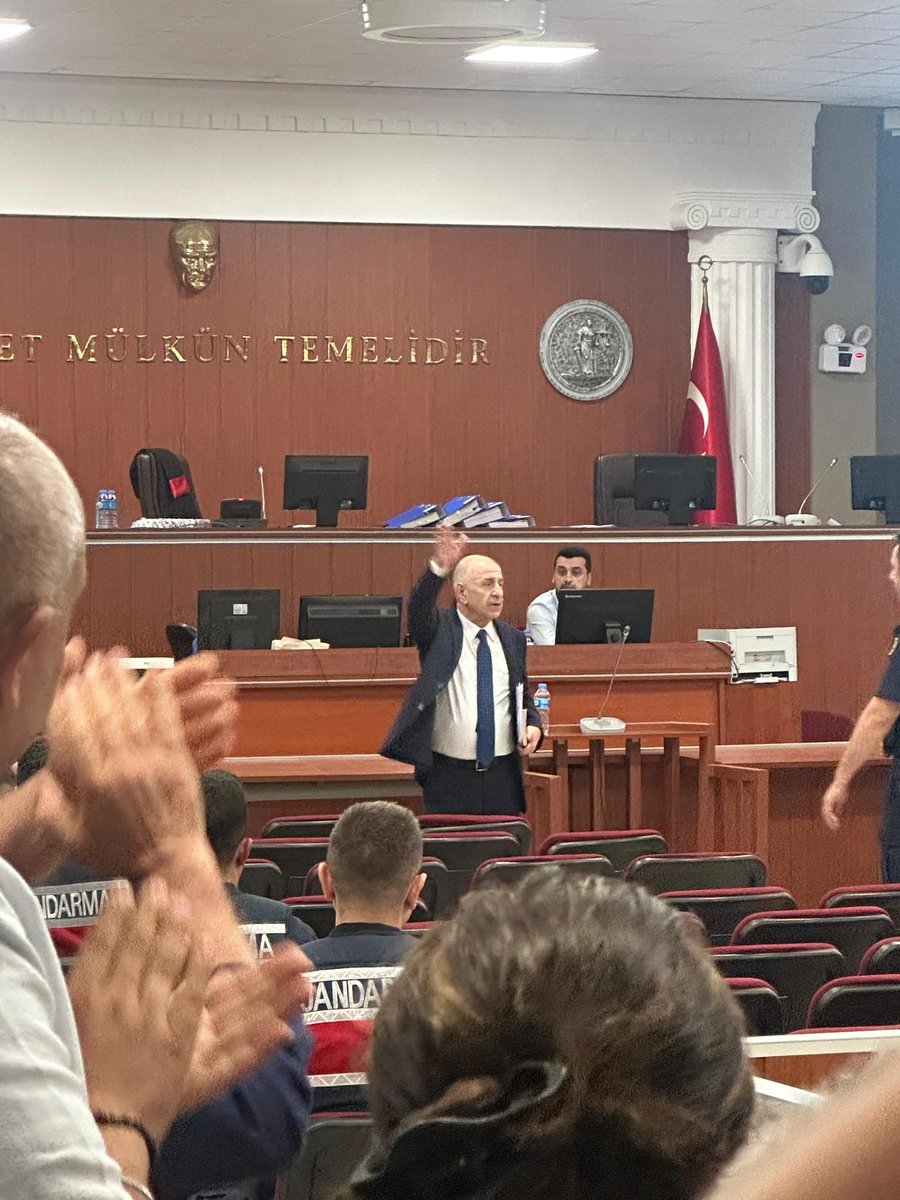 Hakimler hükmünü veremez bu celsenin. 
#ÜmitÖzdağaÖzgürlük