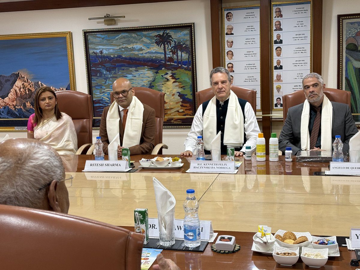 drusawasthi's tweet image. Today, I met H.E. Kenneth Félix Haczynski da Nóbrega, Ambassador of Brazil to India @BrazilEmbassyIN @indiainbrazil at IFFCO Sadan, New Delhi. The meeting was on the occasion of Signing of Agreement between IFFCO Nanoventions, India and Nanofert, Brazil for manufacturing of Nano…
