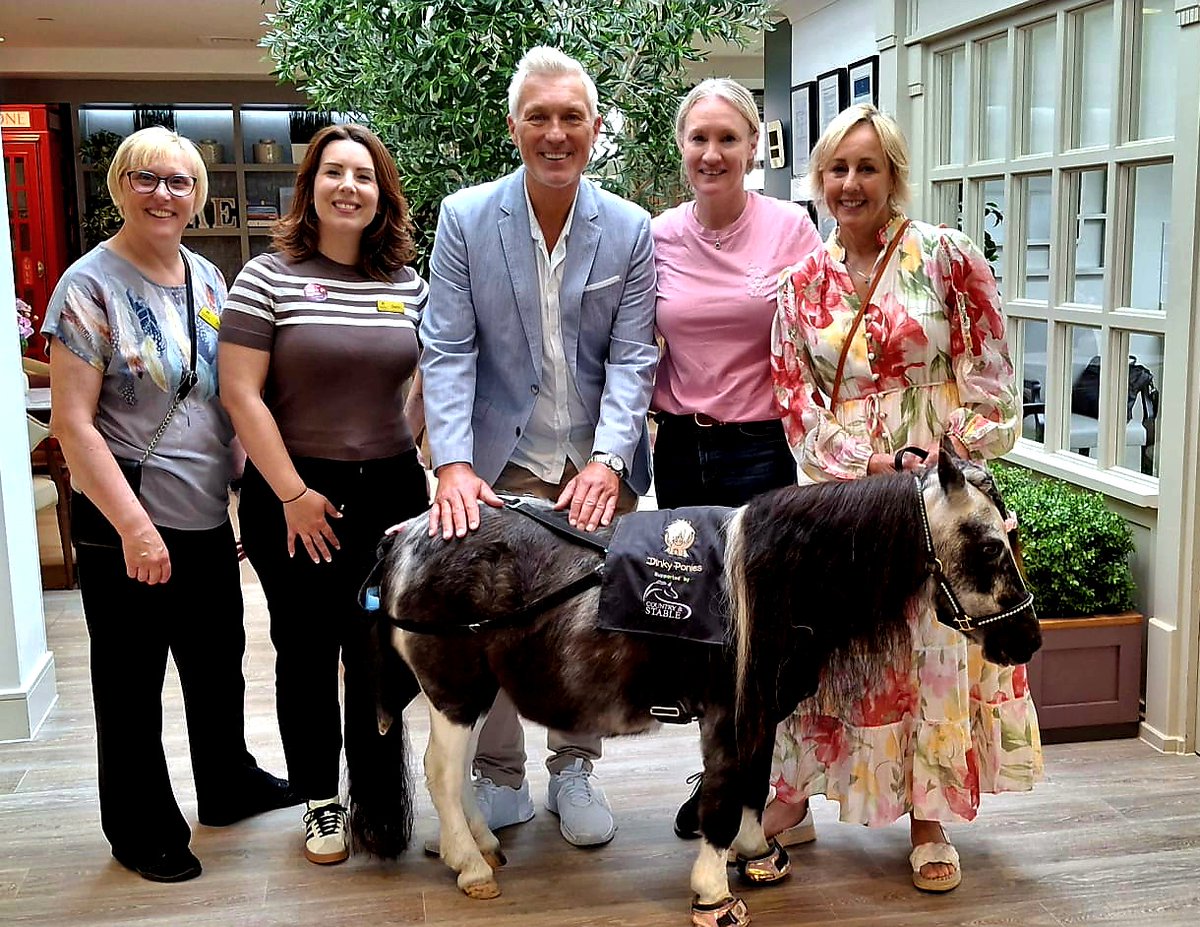 We had an unforgettable day at Chawley Grove as the legendary Martin Kemp paid us a very special visit — with our much-loved miniature pony Poppy from Dinky Ponies by his side! 🐴✨

A huge thank you to the Oxford Mail for sharing💙

oxfordmail.co.uk/news/25233000.…

#CareHomeMoments