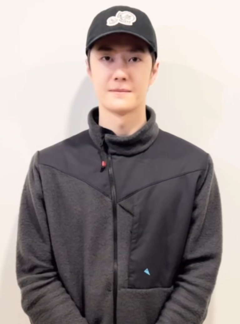 ห้ามใครทักเรื่องเขียนคิ้ว!

#WangYibo #หวังอี้ป๋อ