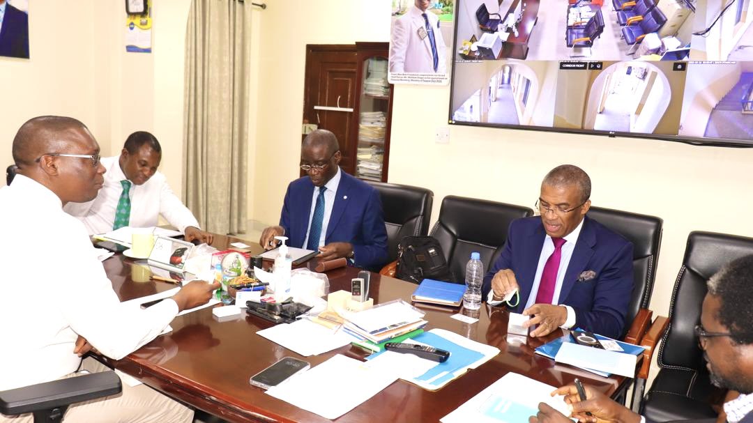 UNDP Credit Rating Mission pays courtesy call to Sierra Leone’s Financial Secretary.

Focus: Credit rating prep, debt sustainability &amp; capacity building.

#UNDP #CreditRating #SierraLeone #PFMReforms #MoFSL #DebtManagement #EconomicGrowth

mof.gov.sl/the-undp-natio…