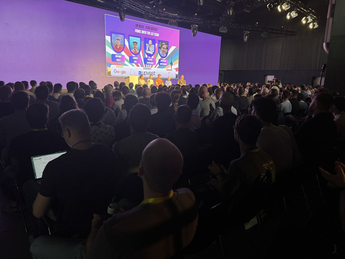 gopherconeu's tweet image. And now the @golang Team panel 
#gopherconEU