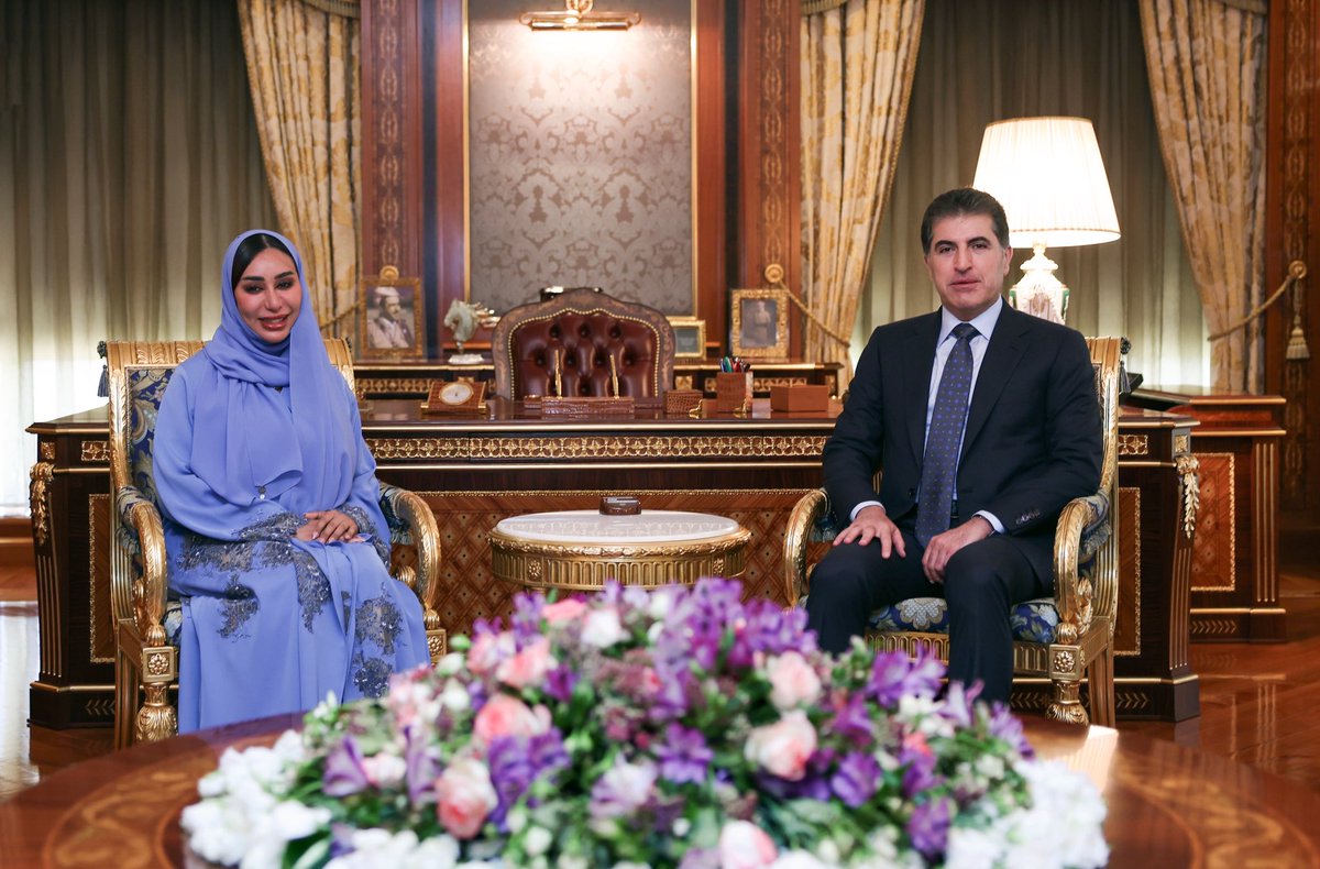 سه‌رۆك نێچيرڤان بارزانی پێشوازیی لە هەڵسووڕێنەری کونسوڵخانەی گشتیی ئیمارات كرد

presidency.gov.krd/shrok-necherva…