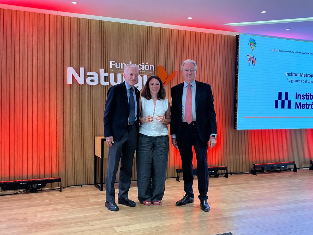 #VigilantsDeLaCalor ha recibido un premio de reconocimiento dotado con 10.000 € al ser uno de los 10 proyectos finalistas de la VI edición del #PremioFNaturgy
Elena Domene (<a href="/InstMetropoli/">Institut Metròpoli</a>) ha asistido al acto de entrega.
Gracias a <a href="/NaturgyFnd/">Fundación Naturgy</a> por el reconocimiento!
#IRECprojects