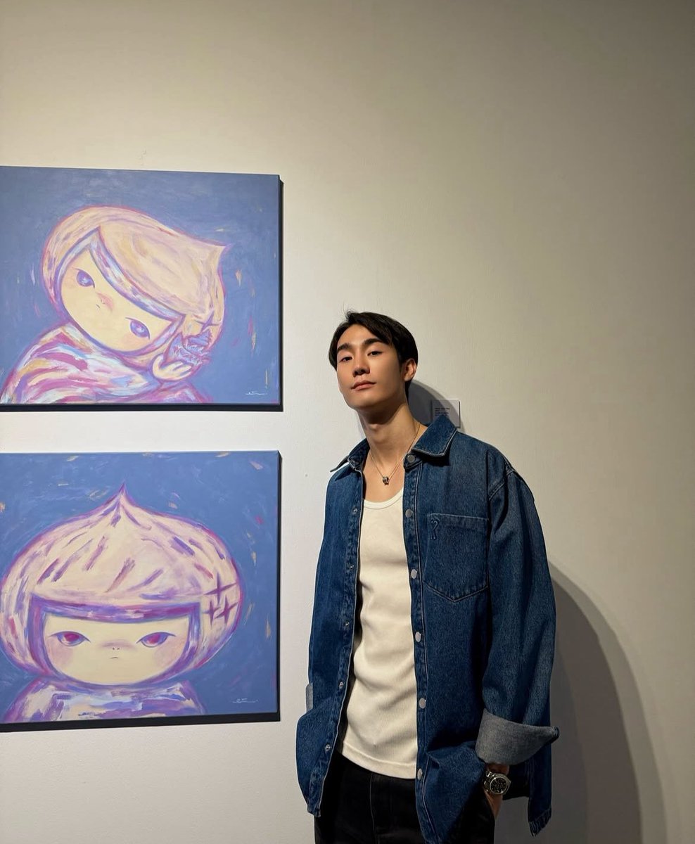 FORCE JIRAT STYLE | 🦊

#cartier  
💍 Cartier Love ring 
#AmiParis 
👕Ami de Coeur denim jacket
#BVLGARI 
Save the children necklace
#Birkenstock
👟Kay Natural Leather

#styleforcejirat  #ฟอสสึใส่แบรนด์อะไร 
#fforce_