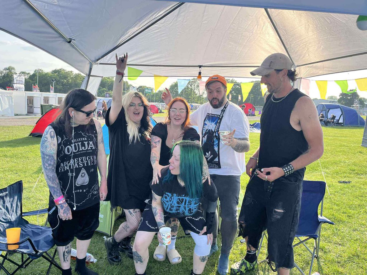 RetroSanity_'s tweet photo. Well download is done and officially slept off, what an awesome time and accessibility camp is so much better, everyone could see the main stage from my tent, sounds clear as day and the arena was only a five minute walk, here is the sexy camping gang 🤘 #downloadfestival https://t.co/Ve0nvdAcdU