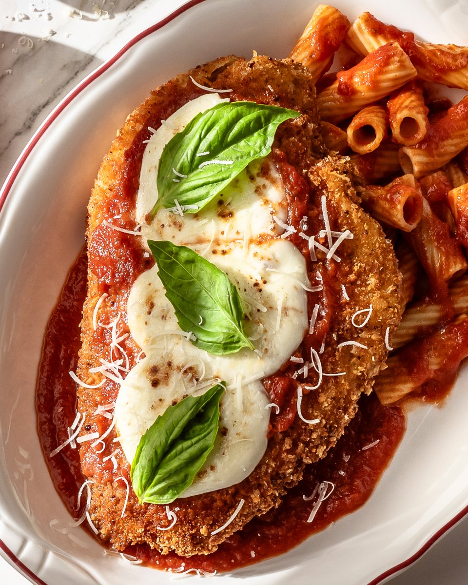 It’s crafted for the craving. “The Grand” Chicken Parmesan features hand-breaded chicken, whole-milk mozzarella, fresh basil, and rich marinara served atop a bed of tender rigatoni.