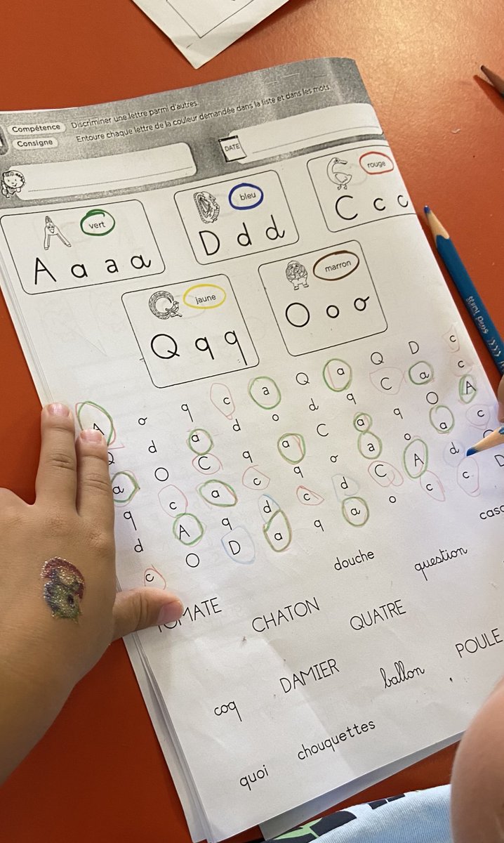 Les élèves apprennent à reconnaitre les lettres dans les trois graphies avec le fichier « Lettres et compagnie » 👉🏻 bon entrainement visuel <a href="/HatierRegionSud/">DAUCE FREDERIC</a> <a href="/HatierAquitaine/">Patrick Perivier</a> <a href="/HatierNordOuest/">Julie Assier 📚🌱😊</a> #cycle1 #maternelle #Hatier