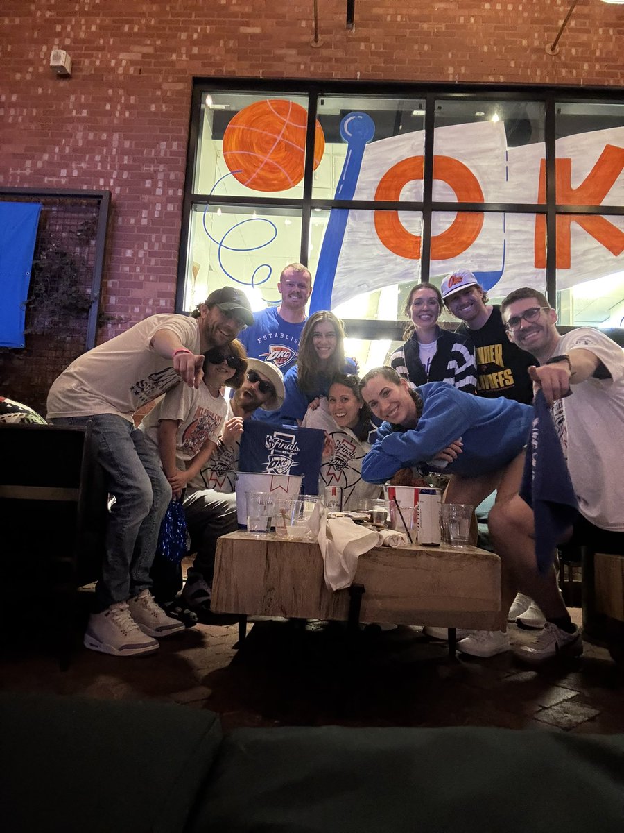 mparis10's tweet photo. ONE MORE W!!! ⚡️⚡️⚡️

Thx you The Jones Assembly &amp; @MichelobULTRA for hosting us last night for game 5! The best game day atmosphere! 

#ThunderUP
#TeamULTRA https://t.co/SyX4bhd5oI