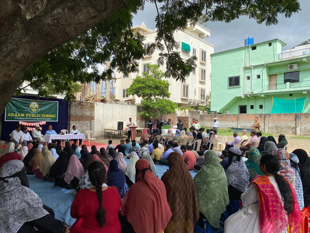 Arqam Public School येथे इयत्ता १०वी व १२वीतील यशस्वी विद्यार्थ्यांचा सत्कार समारंभ उत्साहात पार पडला.
विद्यार्थ्यांच्या परिश्रम, सातत्य आणि यशाला मान्यता देणारा हा क्षण खरोखर प्रेरणादायी होता.
सर्व गुणवंत विद्यार्थ्यांना त्यांच्या उज्ज्वल भविष्यासाठी मनःपूर्वक शुभेच्छा!