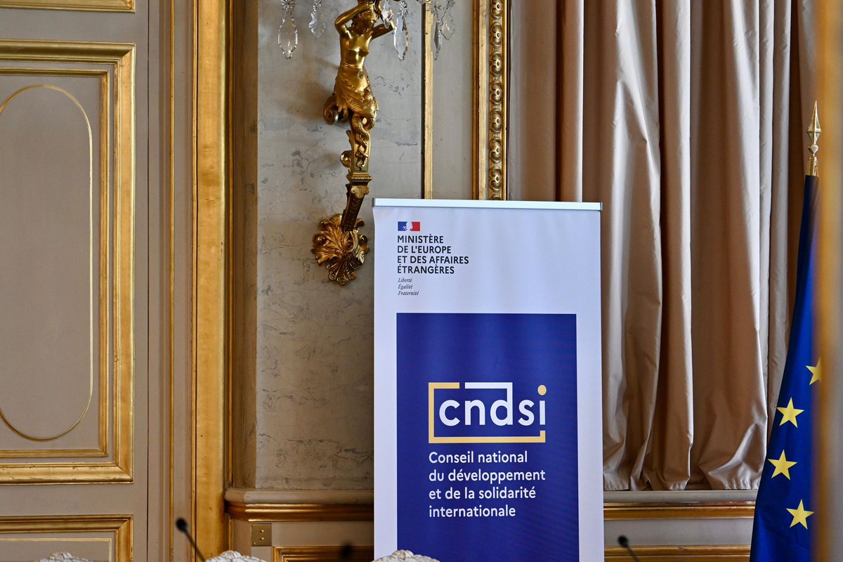 🤝🏿 Tous mobilisés pour mettre en œuvre nos priorités en matière de #solidarité internationale ⤵️

A l’occasion de la réunion plénière du Conseil national du développement et de la solidarité internationale (#CNDSI), j’ai réuni l’ensemble des acteurs qui font vivre cette instance
