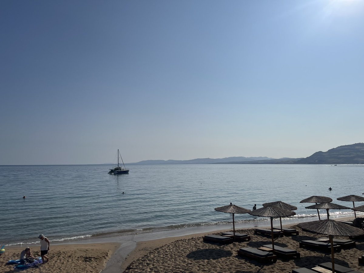 drummerrich1's tweet image. @Friendsofpefkos early Tuesday evening views in Péfki