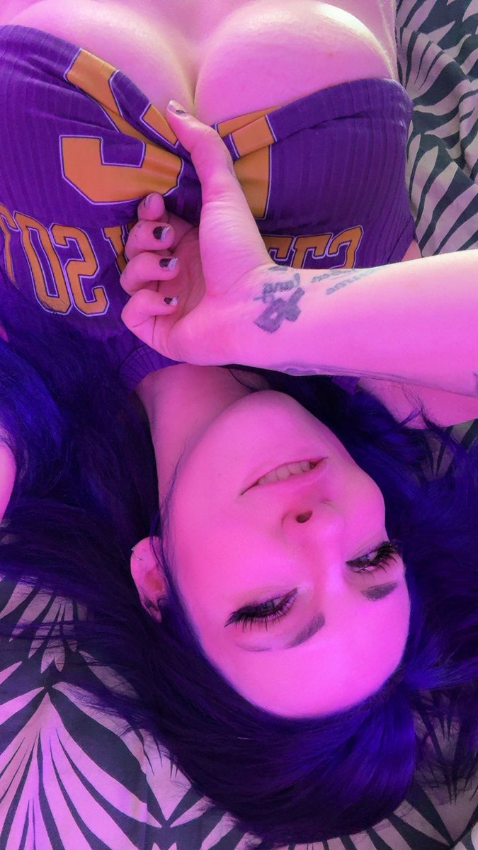 already summer time☀️... it is getting hot in here🚨
onlyfans.com/thedeserteagle…