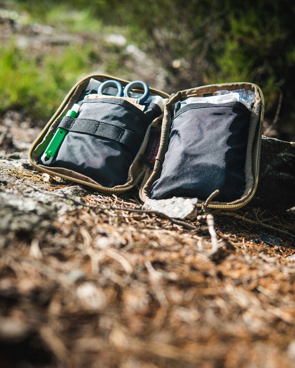 Unser Pocket Organizer!
#Zentauron
-> 4 Einschübe für Dienstbuch, Ausweis, etc.
-> Vorderseite mit Netztasche
-> Gummischlaufen für Taschenmesser o.ä
-> Für effiziente Organisation kleinerer Gegenstände
-> Made in Germany 🇩🇪

Hier gibt‘s das Ding: bit.ly/3QZt8rc