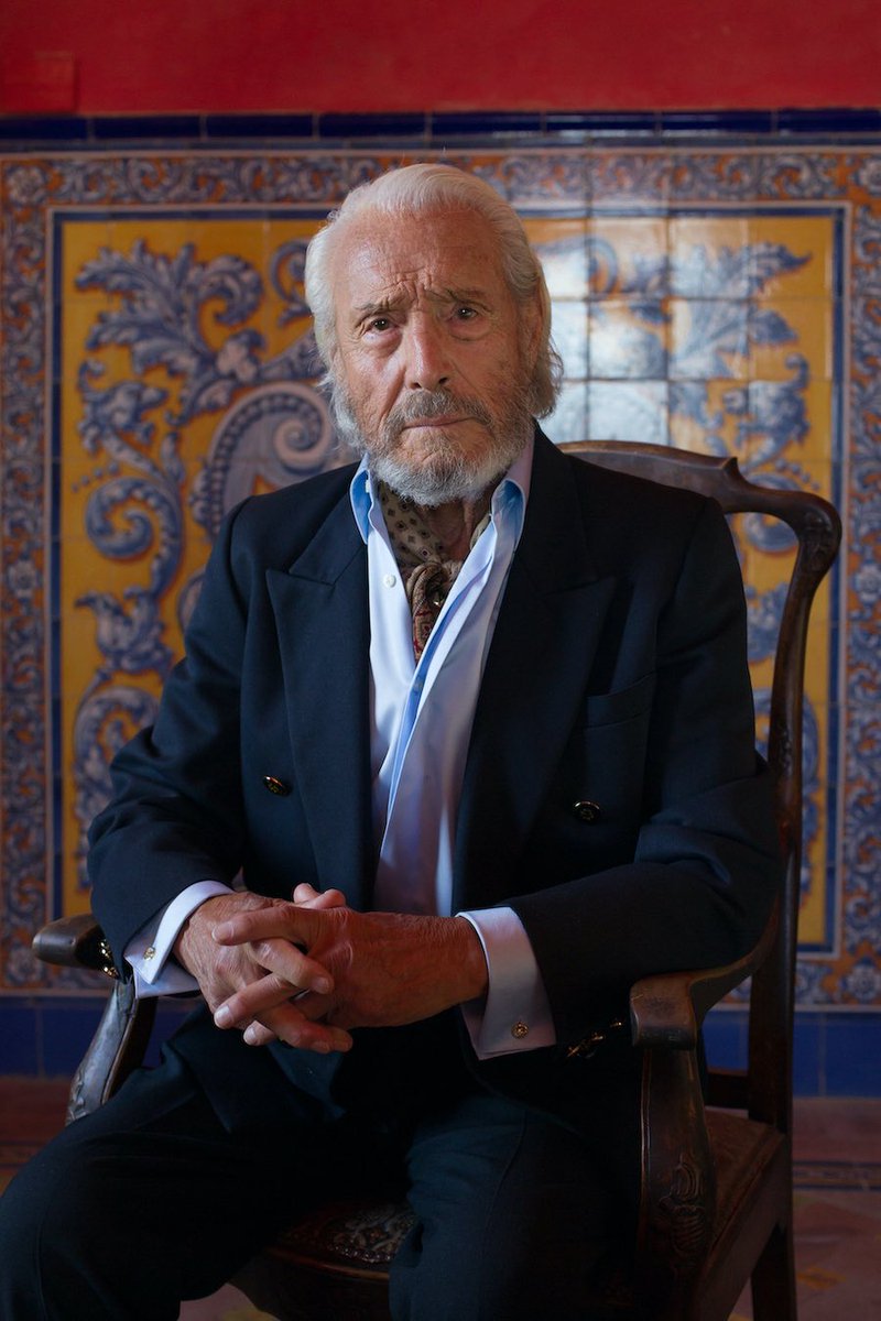 Featurent tweet media