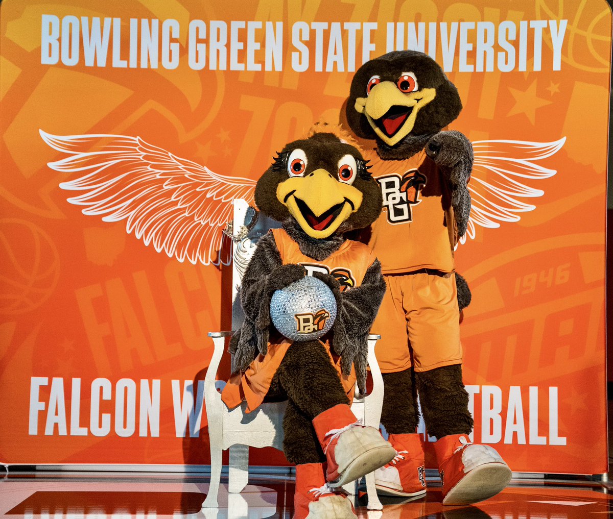 Name a more iconic duo… we’ll wait 👀

Happy National Mascot Day to Freddie &amp; Frieda! 🧡

#AyZiggy