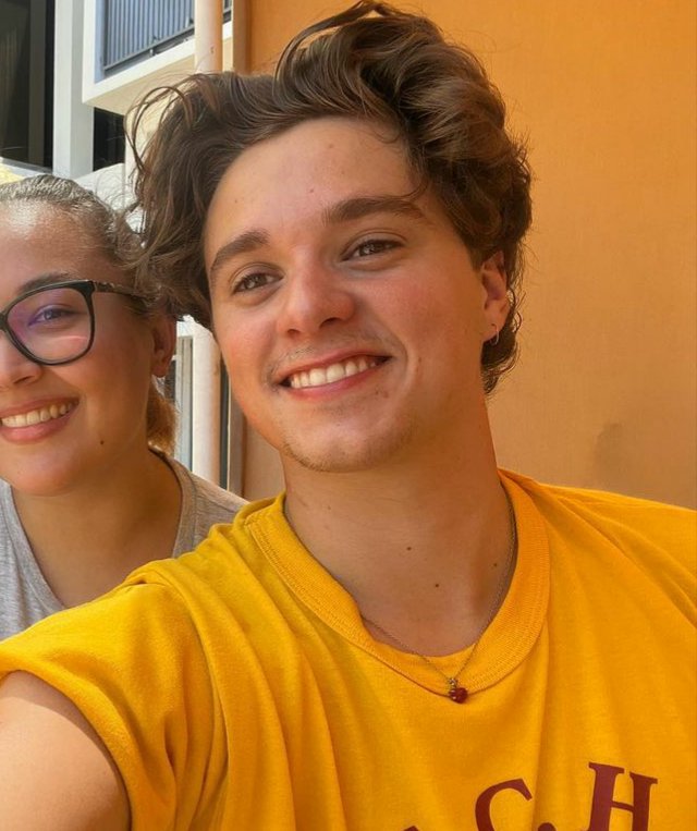 dailysbws's tweet photo. 💛 https://t.co/cmDu3iFNsO