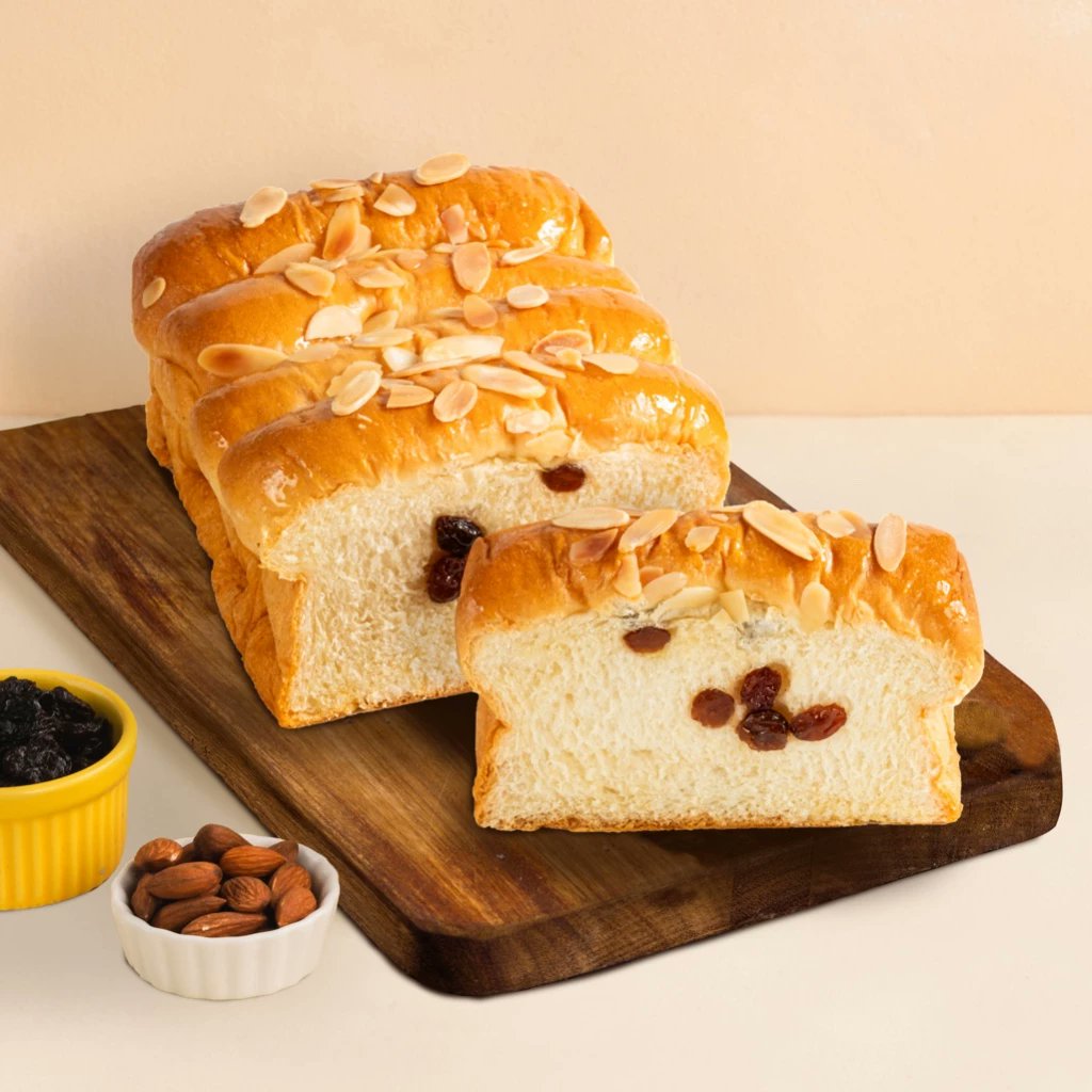 Sirambutmerah_'s tweet image. Siapa yang suka Almond &amp;amp; Raisins? 🙋‍♀️Sekarang ada Roti Sobek Vegan Almond &amp;amp; Raisins dari Firstwish Bakery! Gurihnya almond, manisnya kismis, semuanya 100% vegan! 🍞🌿 Cocok banget buat sarapan atau teman ngopi. 

tinyurl.com/FBAlmondR

#VeganBread #AlmondRaisins #zonauang