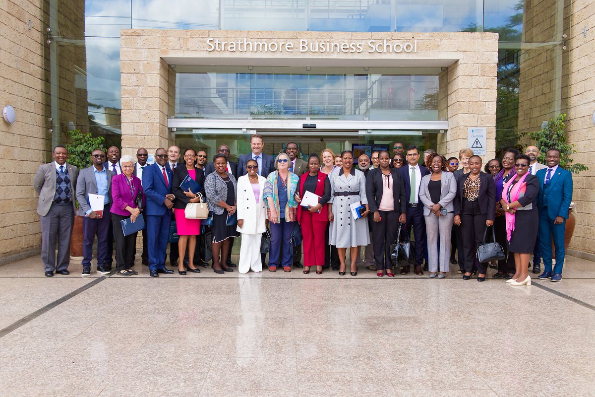 Last week, Amb <a href="/HenkJanBakker3/">Henk Jan Bakker</a> spoke at the launch of the Scaling Investments &amp; Derisking Programme <a href="/SBSKenya/">Strathmore University Business School</a>. He marked the importance of greening exports, highlighting NL efforts in💐shifting from air freight to sea freight, ♻️eco-friendly packaging, and 🚰water re-use systems.
