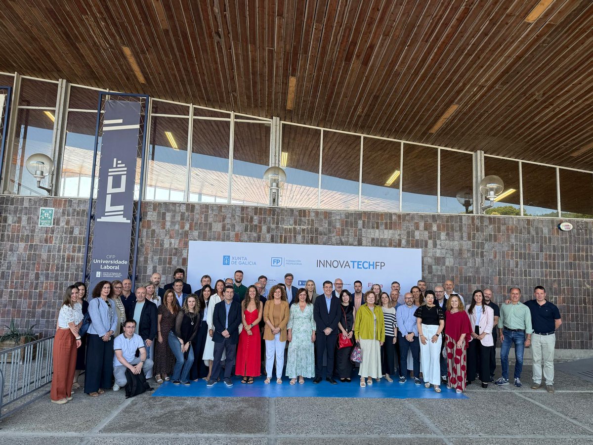 veolia_galicia's tweet photo. Cantísimo #talento hai na #FP en #Galicia! Estivemos na entrega dos premios #InnovaTechFP, onde fomos unha das empresas que propuxo un reto para o alumnado. Noraboa ao equipo do @cifpcarballeira pola proposta gañadora, e ao resto dos grupos pola calidade dos seus traballos. 👏 https://t.co/9YZRs8VeVb