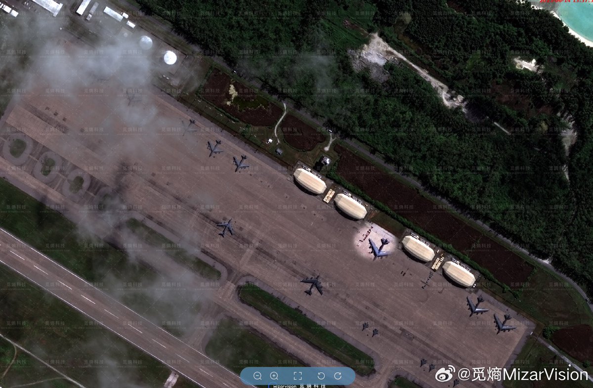 Intelobserverr's tweet photo. Satellites shows Diego Garcia base as #Israel attacked #Iran. B-52H #bombers and F-15 fighters are still deployed, and the bombers are suspected to be loading.
#tahran https://t.co/RjccDVpHUw