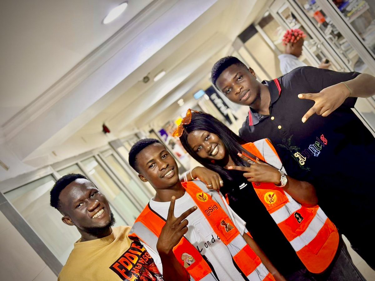 Seeing signs in 2D dreamland &amp; real life 🧡😁
Sleep or awake, the signal no dey miss 😂