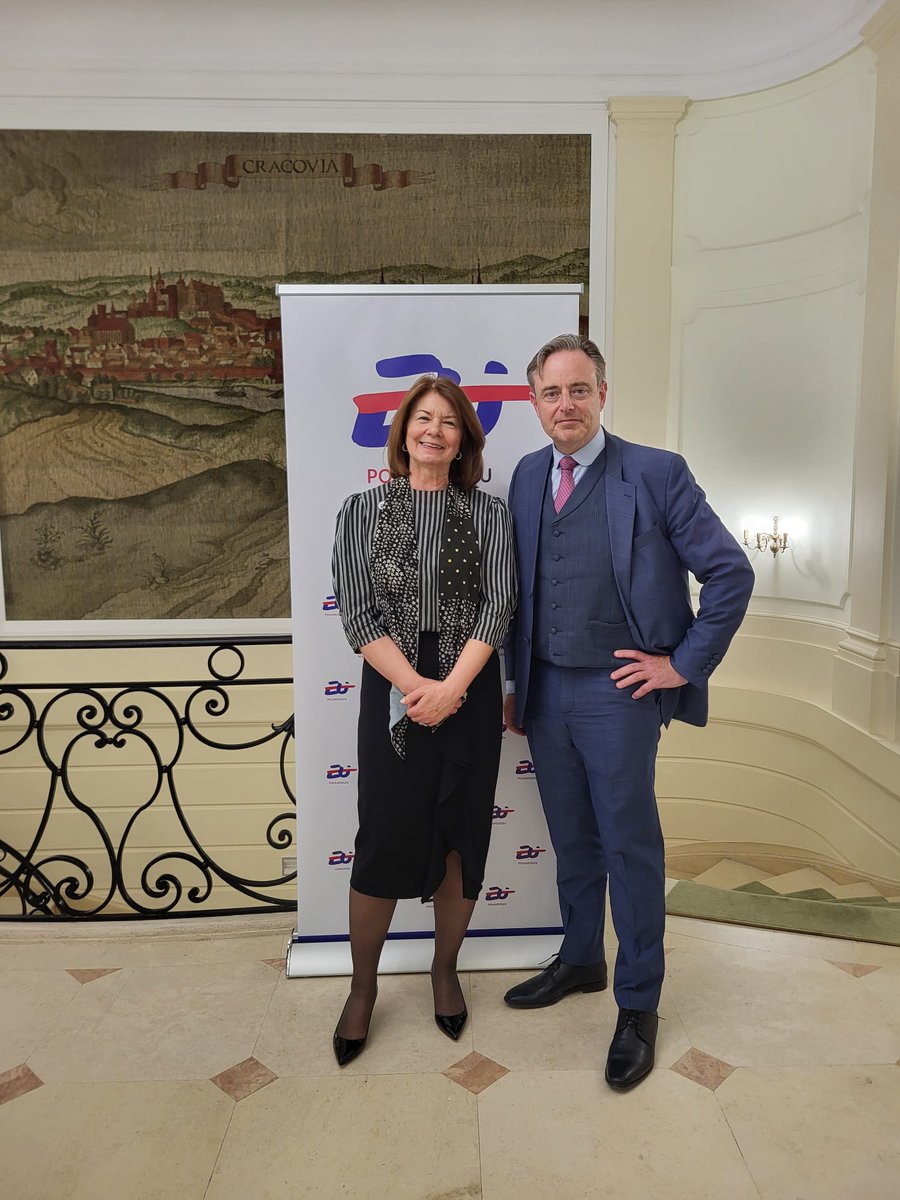 Embassy of Poland BE (@plinbelgium) on Twitter photo 🇵🇱🇪🇺 Under the #POLAND25EU Presidency, the Polish Embassy hosted Ambassadors of EU Member States for a lunch with 🇧🇪 Belgian Prime Minister <a href="/Bart_DeWever/">Bart De Wever</a>.
A timely exchange on 🇪🇺 unity, migration policy and competitiveness, toward a strong and secure Europe.
Dank u ! Merci ! 🇵🇱🇪🇺 Under the #POLAND25EU Presidency, the Polish Embassy hosted Ambassadors of EU Member States for a lunch with 🇧🇪 Belgian Prime Minister <a href="/Bart_DeWever/">Bart De Wever</a>.
A timely exchange on 🇪🇺 unity, migration policy and competitiveness, toward a strong and secure Europe.
Dank u ! Merci !