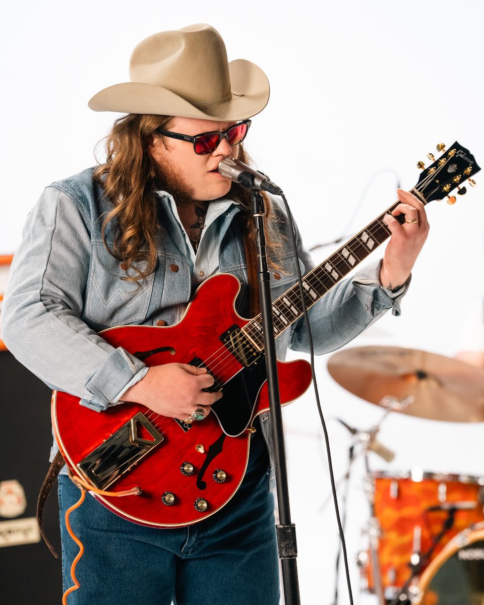 gibsonguitar's tweet image. More than a signature model, the Gibson Marcus King ES-345 is a deeply personal instrument. It reflects Marcus’s musical heritage and his journey. Start your journey here: ow.ly/T7OJ50Wakvs

#gibson #theoriginal @realmarcusking #ES345

📸 Andy Hawkes