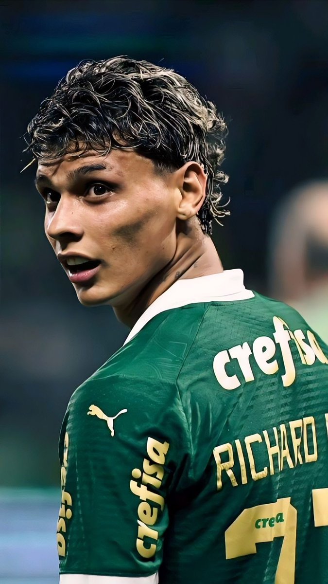 Análise 3-5-2: Richard Ríos (Palmeiras / Colômbia)

Médio box-to-box, formado no futsal, hoje é uma das peças mais fiáveis do Verdão e da seleção colombiana.

Vamos aos detalhes: pontos fortes, limitações e onde encaixa melhor.

👇 Fio abaixo #Análise352 #Palmeiras #Colômbia