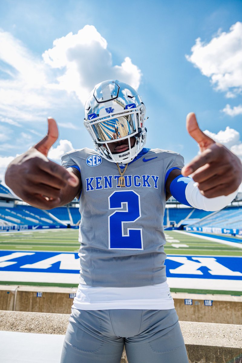 How I look Kentucky fans!!💙
<a href="/RowlandRIVALS/">Justin Rowland</a> <a href="/JonesHSFootball/">Jones Tigers Football</a>