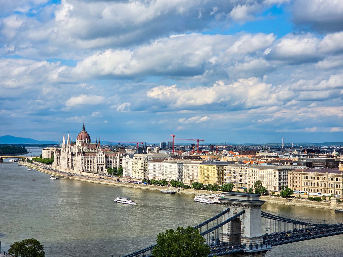 👑 Così regale, così raffinata. ✈️
👩‍❤️‍👨 Ci sei piaciuta, ci hai sorpreso davvero! 🇭🇺
#Budapest #ungheria #mattross #blog #travel #travelblog #viaggio