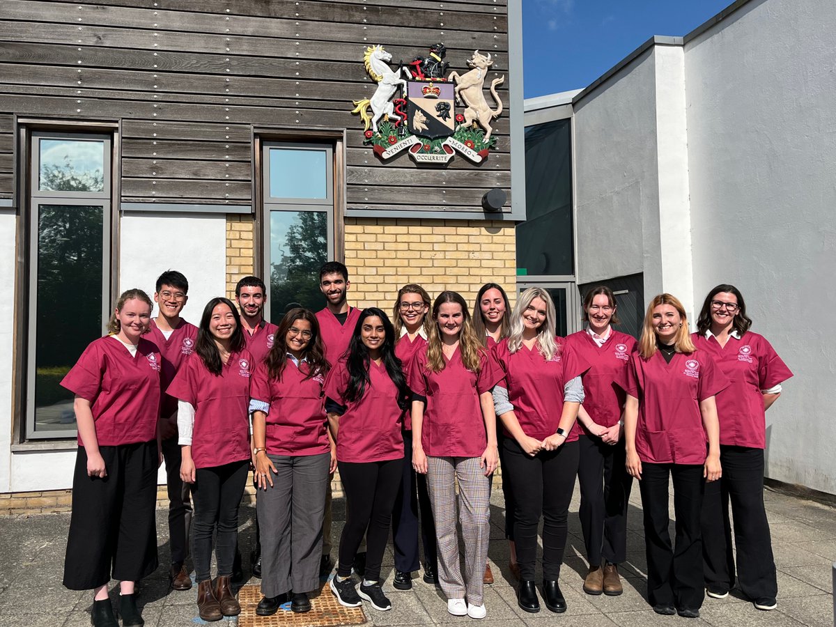 👋 We are pleased to welcome our new Small Animal Interns!  They'll be joining us at the QMHA for a year to expand their clinical knowledge, skills and experience in all aspects of small animal practice.

➡️ Read more on this programme at: rvc.ac.uk/study/postgrad…
