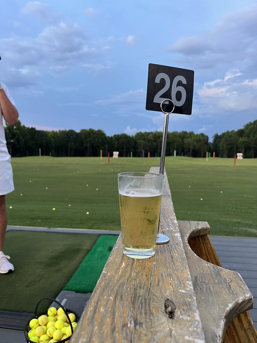 dixie_biscuits's tweet photo. I’ll take a michelob draft and a 100 golf balls thank you miss https://t.co/vn2ZkRSl9t