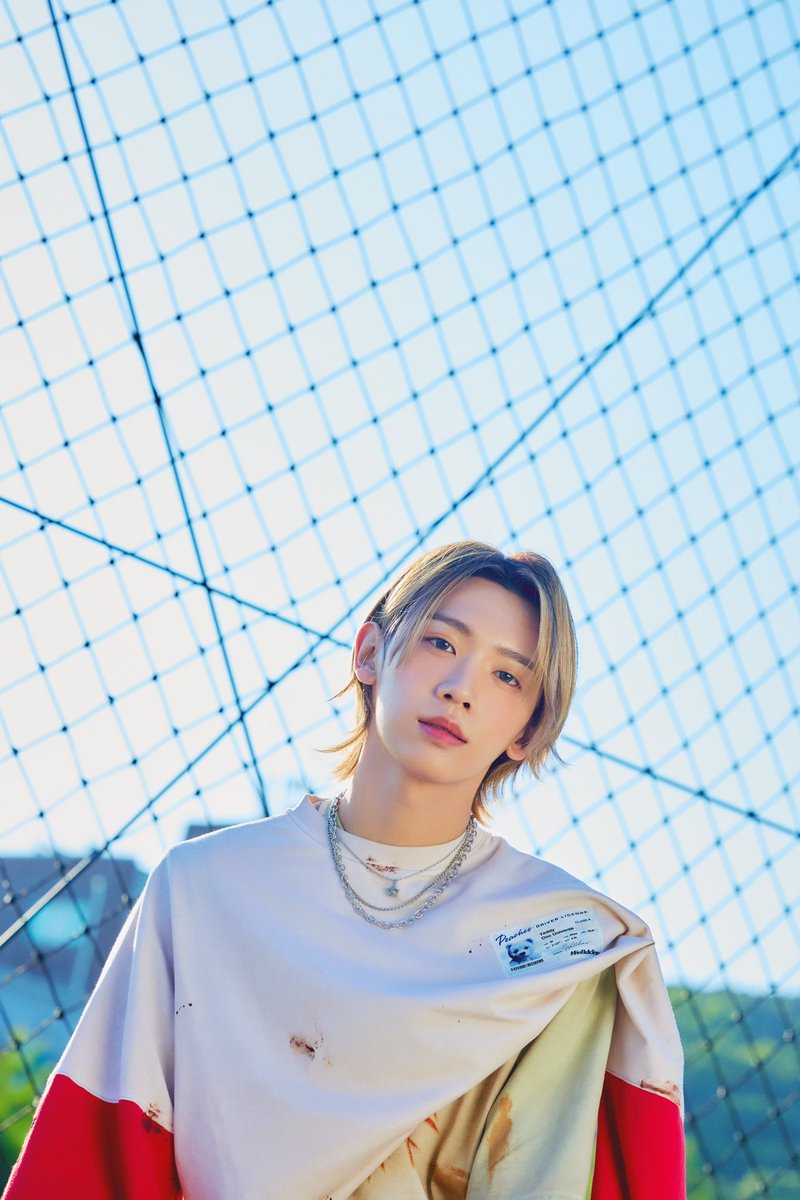AHOF_official's tweet photo. Concept Photo 1

#SHUAIBO #장슈아이보

AHOF The 1st Mini Album [WHO WE ARE]
➫ 2025.07.01. 6PM (KST)

#AHOF #아홉
#WHOWEARE https://t.co/r8qaZnZOHM