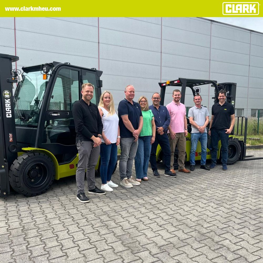 Another CLARK training completed! ✅
From June 3–5, partners from Stacatruc Ltd. &amp; Siderius Heftrucks BV joined us in Duisburg to explore the new electric Renegade (S25XE) &amp; Raider (L25XE) forklifts.
Thanks for the great energy! ⚡️

#CLARKEurope #ElectricForklift #RenegadeS25XE
