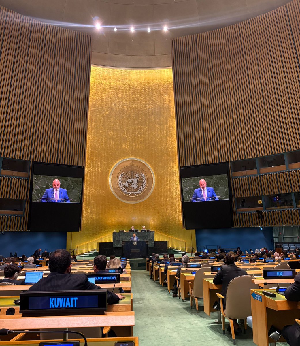 KuwaitMissionUN's tweet image. اعتمدت الجمعية العامة لـ #الأمم_المتحدة يوم أمس القرار المعنون بـ &quot;التعاون بين الأمم المتحدة ومجلس التعاون لدول الخليج العربية&quot;، والمقدم خلال رئاسة دولة #الكويت للمجلس، نيابةً عن الوفود الدائمة لدول #مجلس_التعاون في نيويورك.

وقد تم اعتماد القرار بتوافق آراء الدول الأعضاء في…
