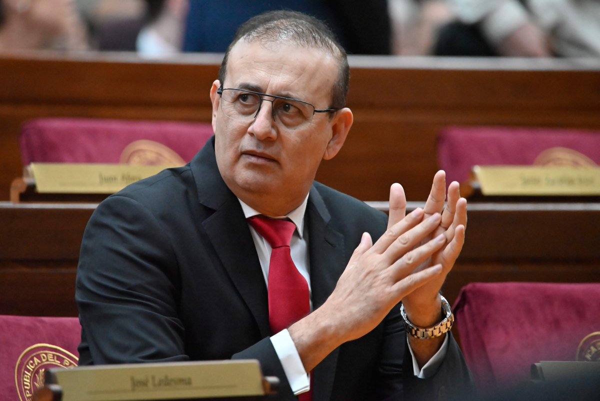 🇵🇾 | The trial of Paraguayan senator Erico Galeano, suspected of having link with international drug traffickers, has begun. Prosecutors accuse Galeano of lending his plane to Sebastián Marset's criminal network and laundering money. bit.ly/3TrEm8Y