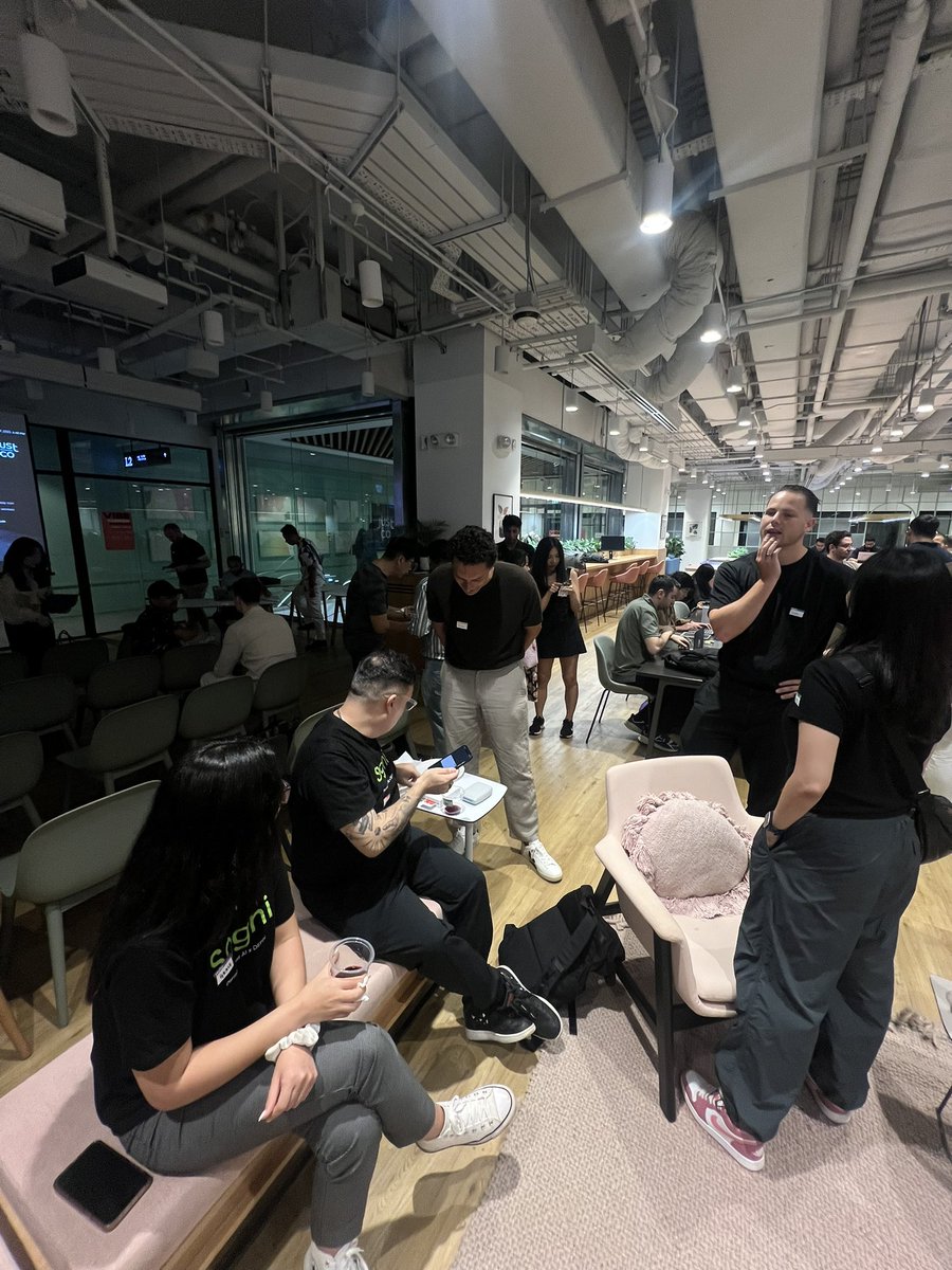 Bourjois tweet media