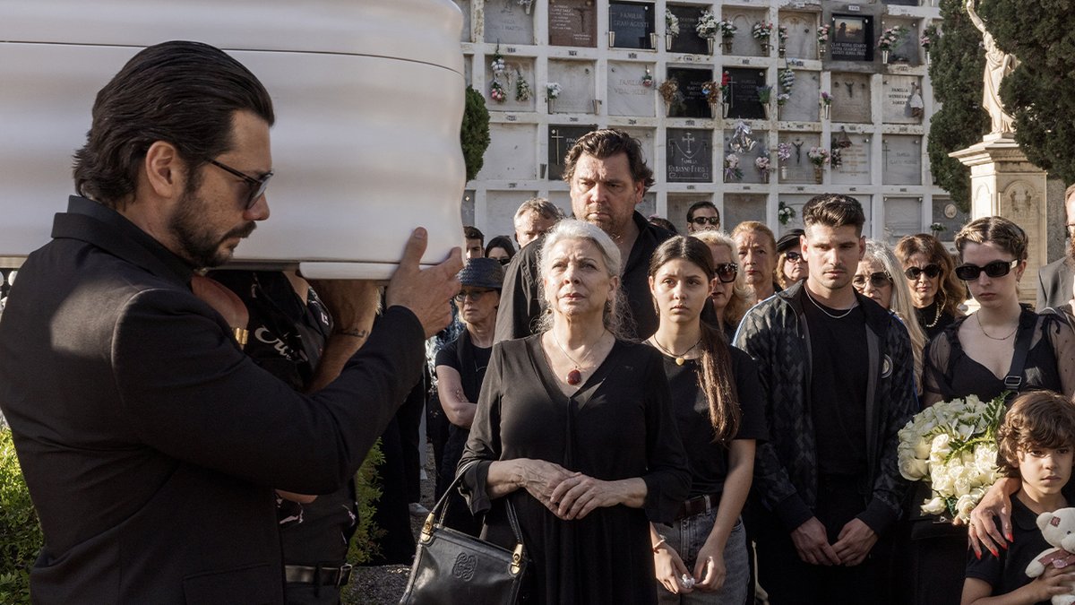 What's on Netflix on X: "Money Heist's Álvaro Morte stars in Netflix's new  limited Spanish series Two Graves. Two Graves will be released on Netflix  on August 29, 2025. https://t.co/x7J23S5syC https://t.co/BZskE3qAOF" /